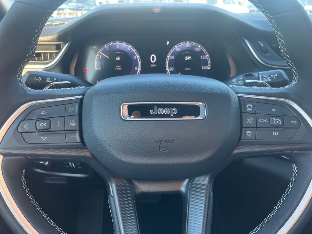 2025 Jeep Grand Cherokee Laredo