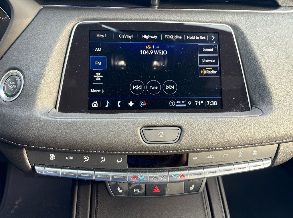 2023 Cadillac XT4 Luxury