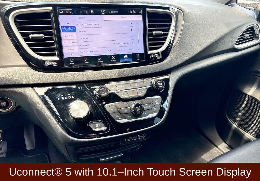2025 Chrysler Pacifica Select